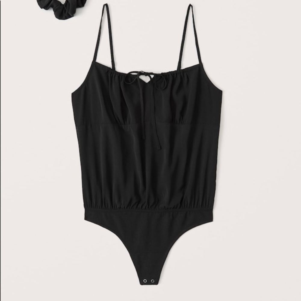 Abercrombie & Fitch Cinched Tie-Front Cami Bodysuit & Scrunchie